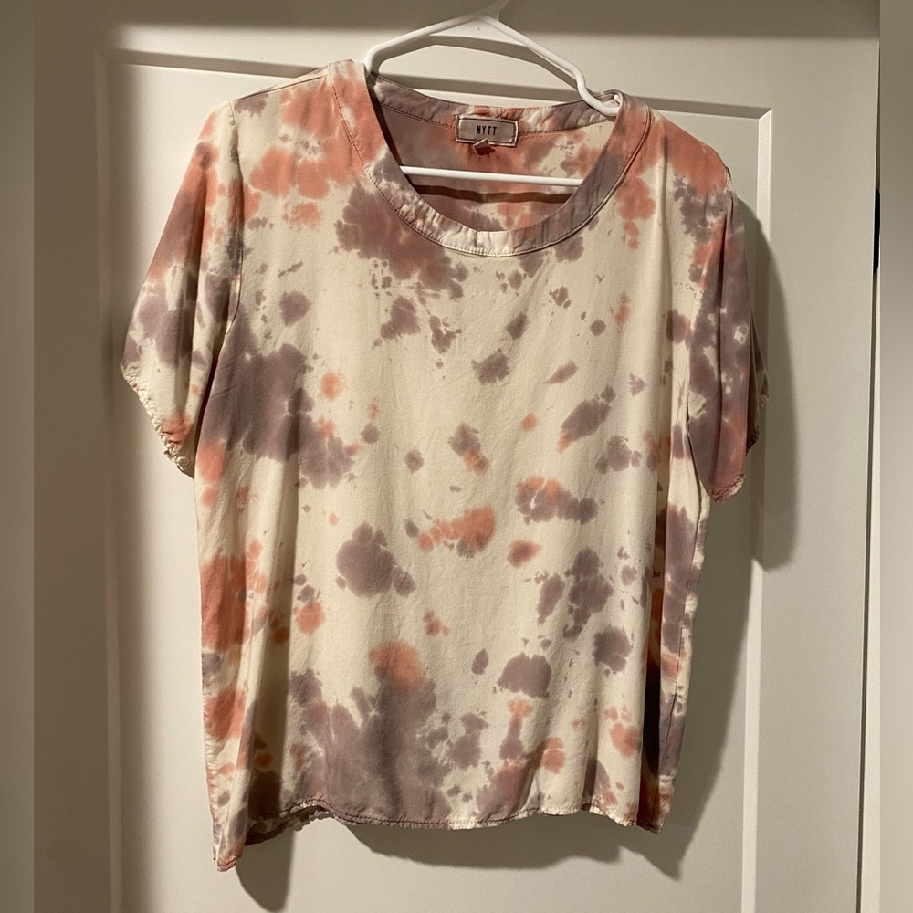 NYTT size small, soft, flowy T. Material kind of feels like a very thin suede.